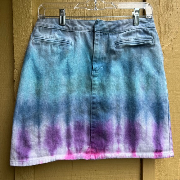 Calvin Klein Dresses & Skirts - Calvin Klein Tie Dye Denim Mini Skirt size 8